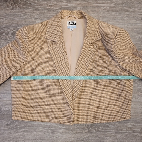 New Women's Long Sleeve Plaid Cropped Style Blazer size L Polyester - Wool blend - Picture 8 of 9